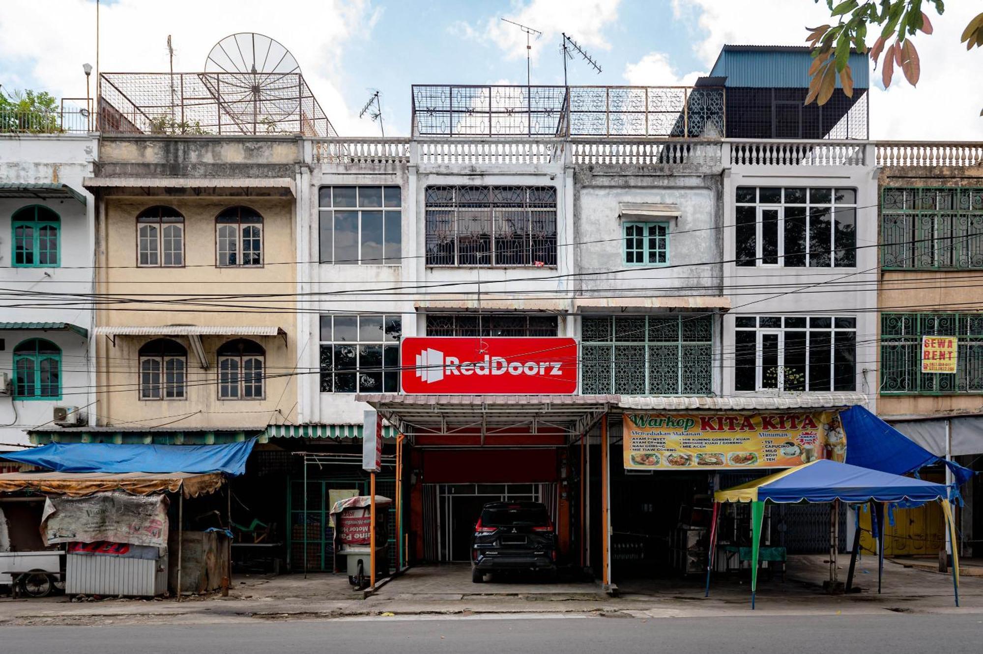 Hotel Reddoorz Near Rsud Dr Pringadi Medan 3 Zewnętrze zdjęcie